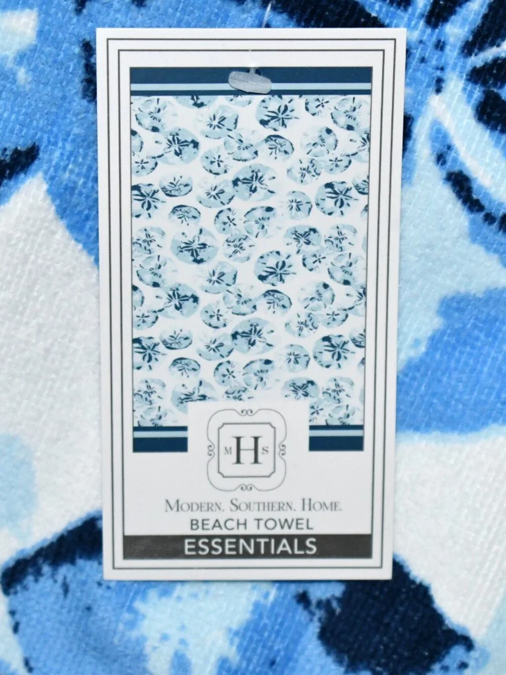 Modern Southern Home Beach Towels Set of 2 Sand Dollar Blue White 28x60 NWT